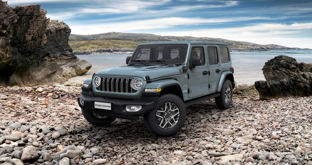 مجموعة جيب رانجلر الجديدة تفوز بلقب أفضل سيارة نفعية رياضية (SUV) لسنة 2024 من Cars.com